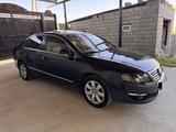Volkswagen Passat 2006 года за 2 800 000 тг. в Шымкент – фото 3