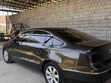 Volkswagen Passat 2006 года за 2 800 000 тг. в Шымкент – фото 2