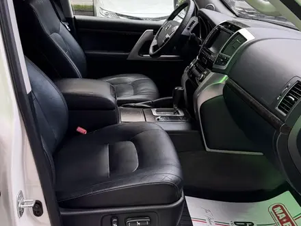Toyota Land Cruiser 2013 года за 24 800 000 тг. в Алматы – фото 17