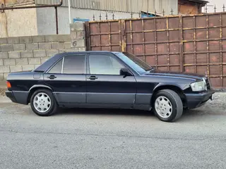 Mercedes-Benz 190