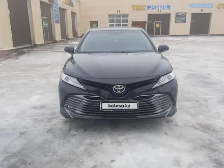 Toyota Camry 2018 года за 14 500 000 тг. в Рудный