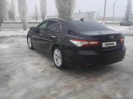 Toyota Camry 2018 года за 14 500 000 тг. в Рудный – фото 7