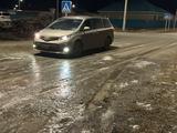 Toyota Sienna 2015 годаfor6 500 000 тг. в Атырау – фото 2