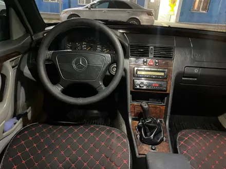 Mercedes-Benz C 200 1996 года за 1 700 000 тг. в Алматы – фото 3