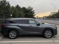 Toyota Highlander 2023 года за 33 000 000 тг. в Алматы – фото 4
