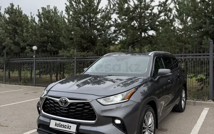 Toyota Highlander 2023 года за 33 000 000 тг. в Алматы