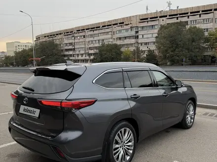Toyota Highlander 2023 года за 33 000 000 тг. в Алматы – фото 8