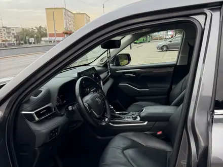 Toyota Highlander 2023 года за 33 000 000 тг. в Алматы – фото 9