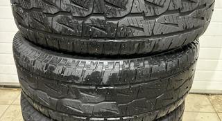 Шины Bridgestone Dueler AT 265/65R17 за 100 000 тг. в Уральск