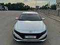 Hyundai Elantra 2021 годаfor9 600 000 тг. в Алматы – фото 34