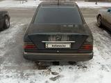 Mercedes-Benz E 200 1993 года за 1 600 000 тг. в Сатпаев – фото 2