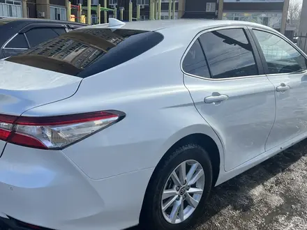 Toyota Camry 2020 года за 14 500 000 тг. в Уральск – фото 7