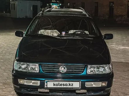 Volkswagen Passat 1994 года за 1 500 000 тг. в Шымкент – фото 2