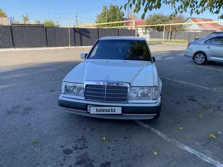 Mercedes-Benz E 230 1992 года за 2 150 000 тг. в Алматы – фото 3