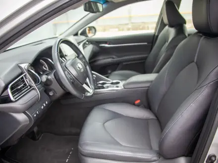 Toyota Camry 2023 года за 16 200 000 тг. в Алматы – фото 10