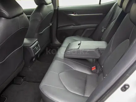 Toyota Camry 2023 года за 16 200 000 тг. в Алматы – фото 11