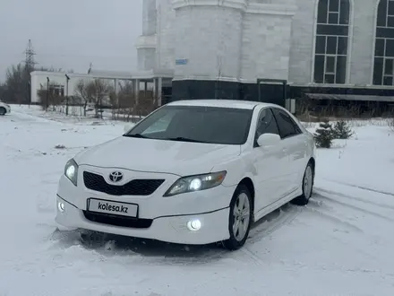 Toyota Camry 2011 года за 7 200 000 тг. в Астана – фото 2