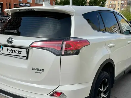 Toyota RAV4 2017 года за 13 900 000 тг. в Павлодар – фото 3