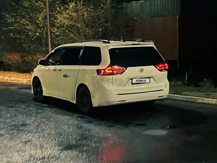 Toyota Sienna 2014 года за 11 000 000 тг. в Алматы – фото 7