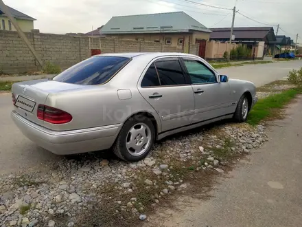 Mercedes-Benz E 240 1999 года за 3 100 000 тг. в Шымкент – фото 4