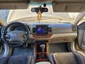 Toyota Camry 2003 года за 5 300 000 тг. в Семей – фото 18