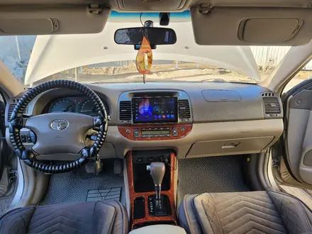 Toyota Camry 2003 года за 5 300 000 тг. в Семей – фото 18