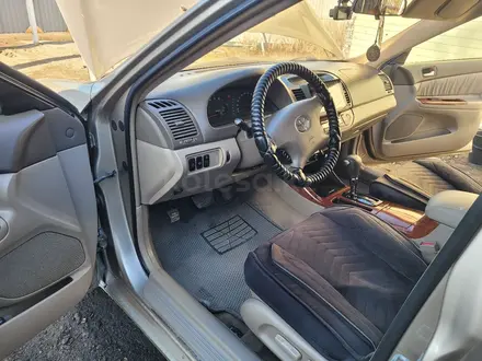 Toyota Camry 2003 года за 5 300 000 тг. в Семей – фото 22