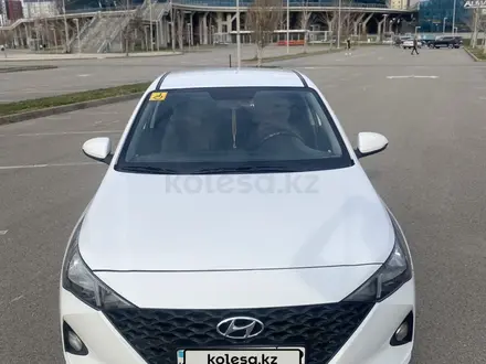 Hyundai Accent 2021 года за 7 600 000 тг. в Алматы – фото 2