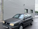 Volkswagen Golf 1995 года за 1 600 000 тг. в Астана