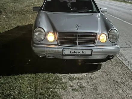 Mercedes-Benz E 230 1996 года за 2 300 000 тг. в Туркестан