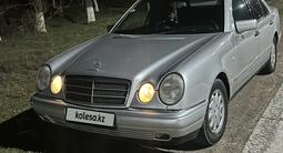 Mercedes-Benz E 230 1996 года за 2 100 000 тг. в Туркестан – фото 2