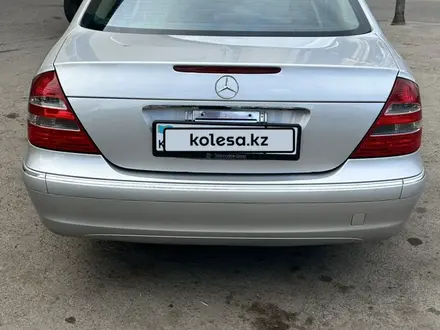 Mercedes-Benz E 240 2005 года за 7 000 000 тг. в Астана – фото 4