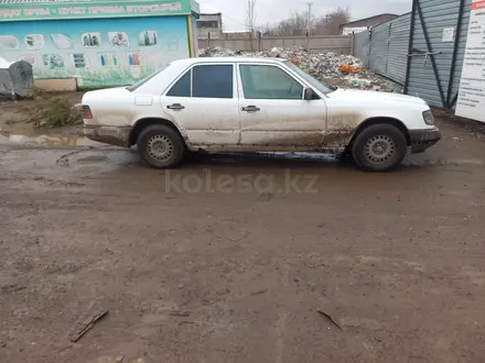 Mercedes-Benz E 300 1992 года за 950 000 тг. в Астана – фото 4