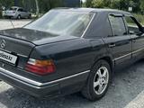 Mercedes-Benz E 320 1994 года за 1 990 000 тг. в Усть-Каменогорск – фото 2