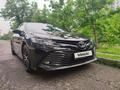 Toyota Camry 2020 года за 13 900 000 тг. в Алматы – фото 5