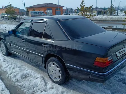 Mercedes-Benz E 220 1993 года за 1 400 000 тг. в Петропавловск