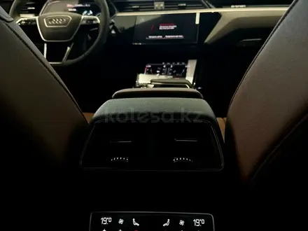 Audi Q8 e-tron 2023 года за 53 090 000 тг. в Актау – фото 17