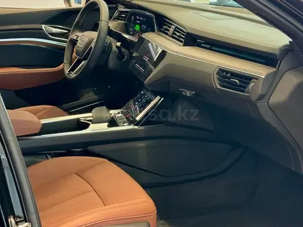 Audi Q8 e-tron 2023 года за 53 090 000 тг. в Актау – фото 19