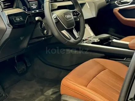 Audi Q8 e-tron 2023 года за 53 090 000 тг. в Актау – фото 11