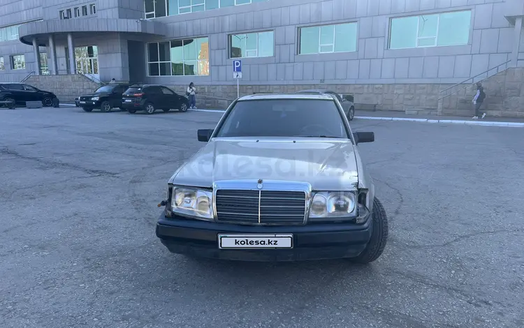 Mercedes-Benz E 260 1986 года за 700 000 тг. в Павлодар