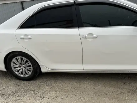 Toyota Camry 2012 года за 3 600 000 тг. в Атырау – фото 2