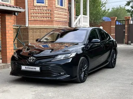 Toyota Camry 2019 года за 14 500 000 тг. в Атырау – фото 12