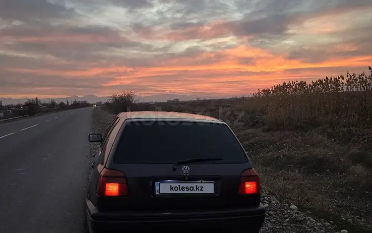 Volkswagen Golf 1993 года за 1 100 000 тг. в Алматы