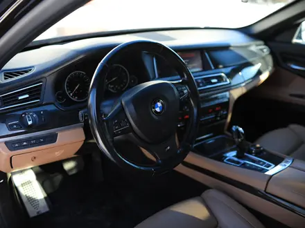 BMW 750 2014 года за 13 000 000 тг. в Караганда – фото 16