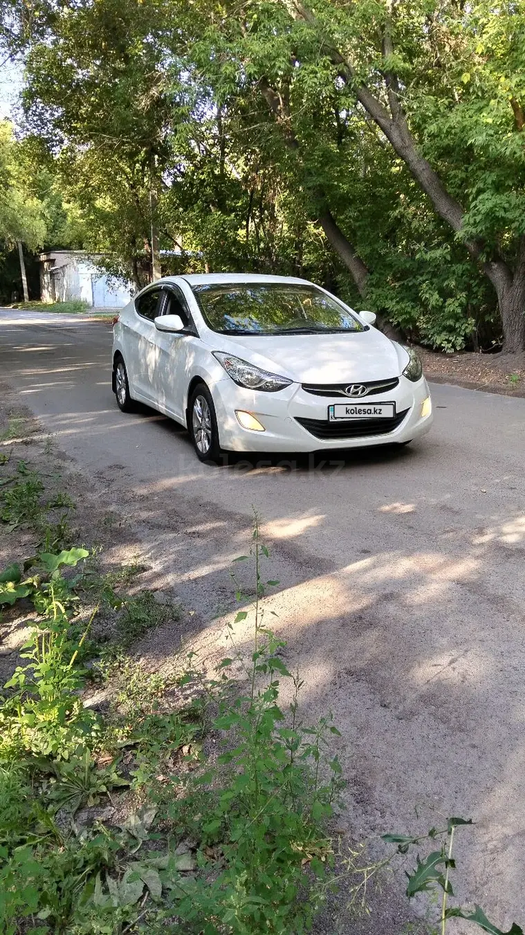 Hyundai Elantra, 2011