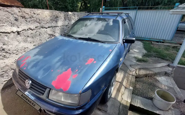 Volkswagen Passat 1995 годаүшін2 400 000 тг. в Алматы