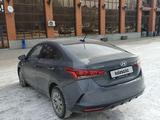 Hyundai Accent 2021 года за 8 500 000 тг. в Актобе – фото 3