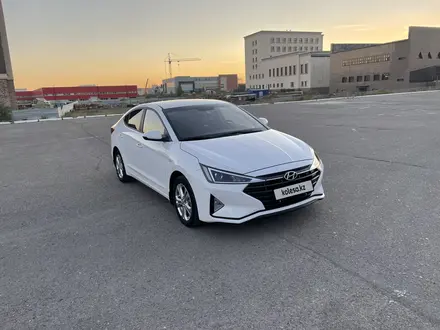 Hyundai Elantra 2019 года за 7 300 000 тг. в Караганда