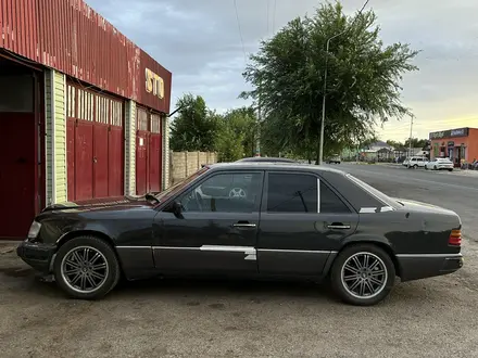 Mercedes-Benz E 230 1991 года за 1 600 000 тг. в Шымкент – фото 3