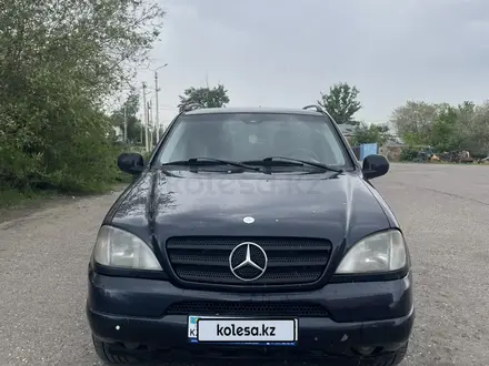 Mercedes-Benz ML 320 1999 года за 4 300 000 тг. в Семей – фото 2